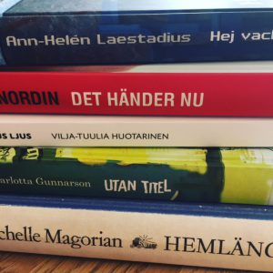  Bokhög med Hej vacker av Ann-Helén Laestadius, Det händer nu av Sofia Nordin, Ljus ljus ljus av Vilja-Tuulia Huotarinen, Utan titel av Anna Charlotta Gunnarson och Hemlängtan av Michelle Magorian.