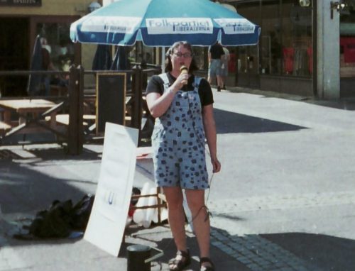 Jag håller torgmöte i Lysekil 1998