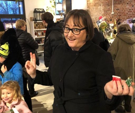 Hanna på julmarknaden i Taxinge