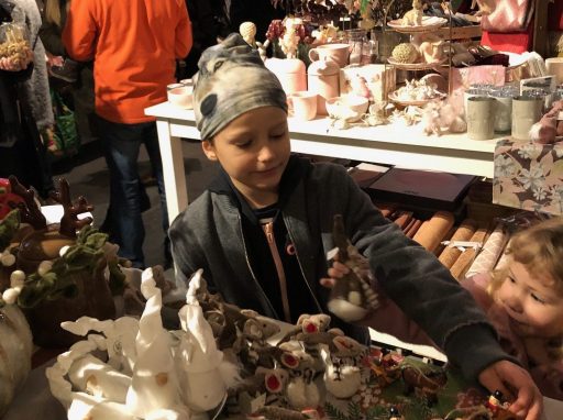 Hugo på  julmarknaden i Taxinge