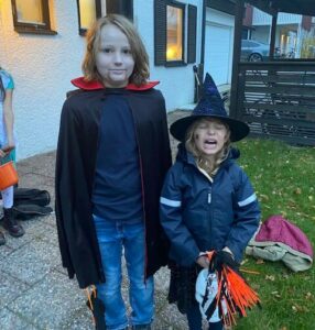 HUgo och Selma på Halloween 2021