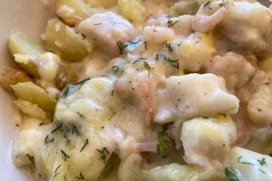 Fish with prawns and dill