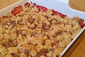 Crumble with strawberries