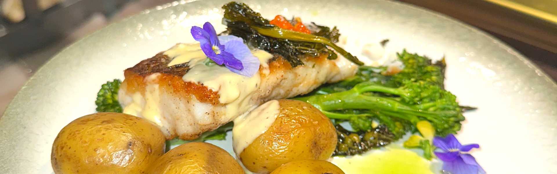 Oppskrifter headerbilde (1920 × 600 px) (11) Pannestekt lysing med smørsaus