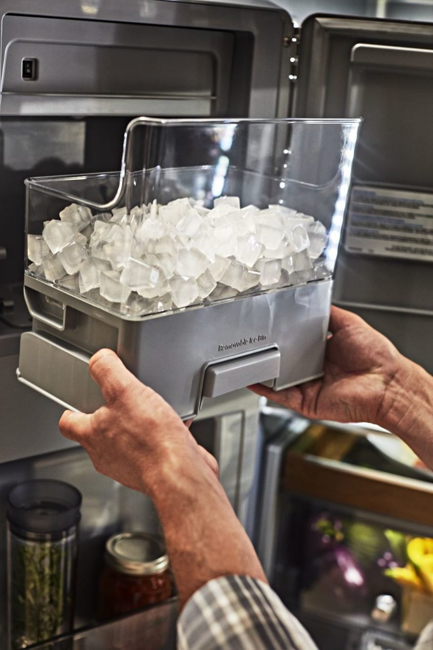 Ice Maker Repair Dubai 1 P170594 10z 846x1269 1