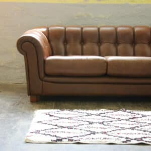 Soffa i skinn, Chesterfield-modell, 1900-talets andra hälft