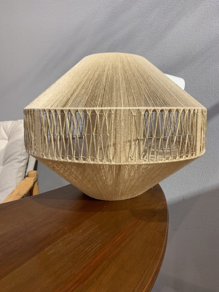 Taklampa med snörad skärm, 1950-tal