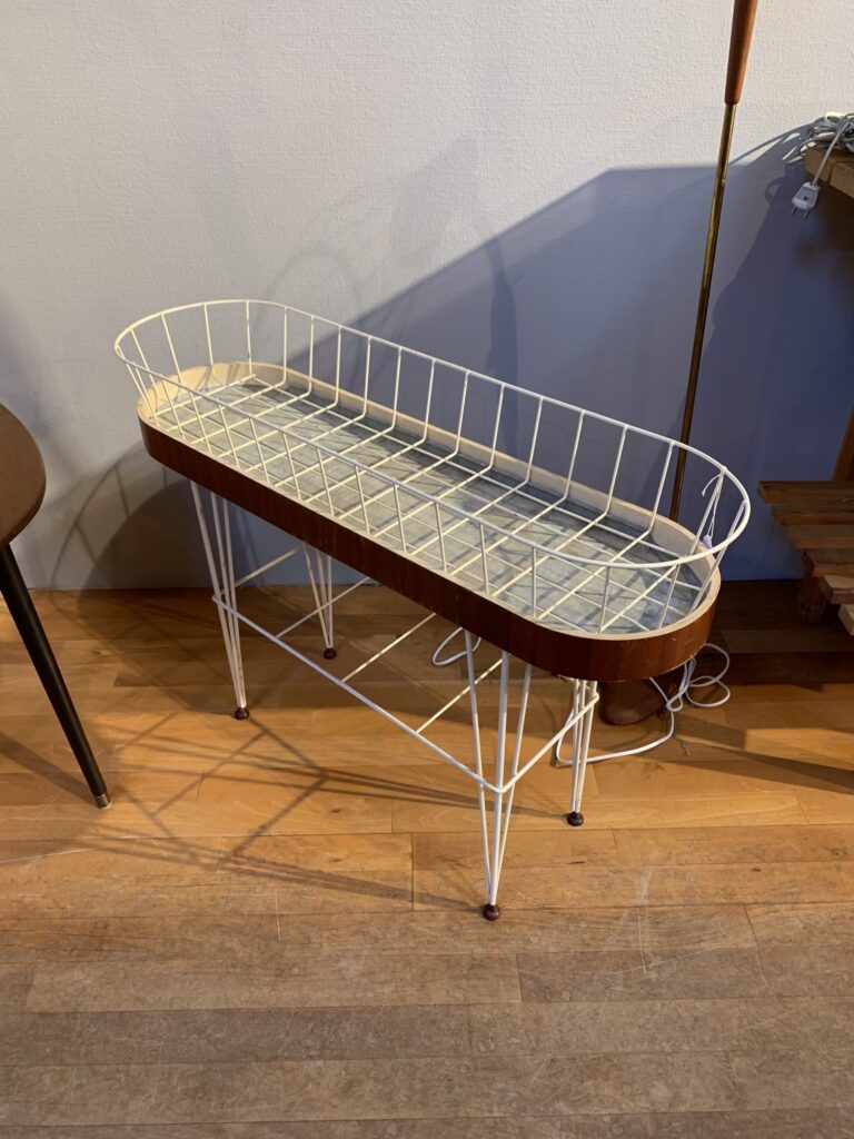 Blombord, stringmodell