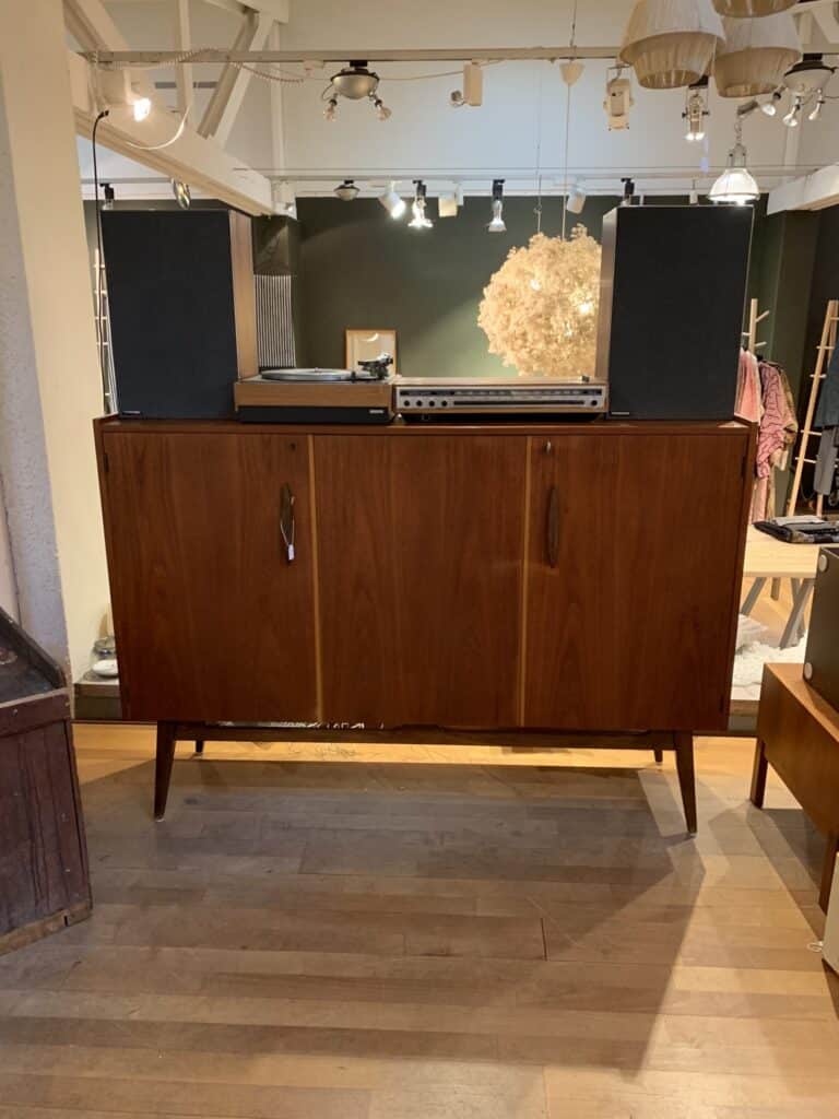Sideboard i teak, "Three Men", 1900-talets mitt