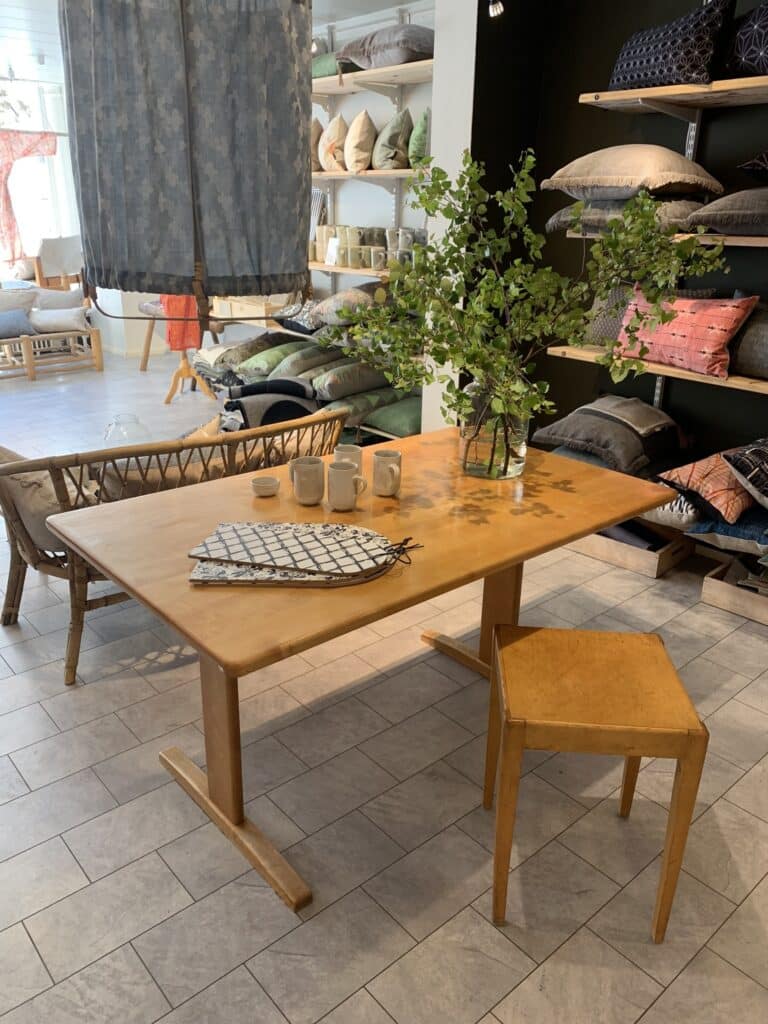 Yngve Ekström, Matbord "Björka"