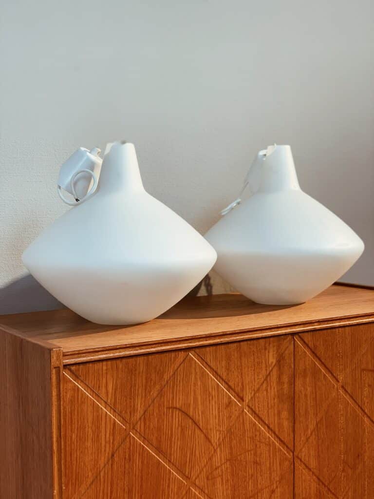 Paret taklampor, Lisa Johansson-Pape, "Onion Lamp", ASEA