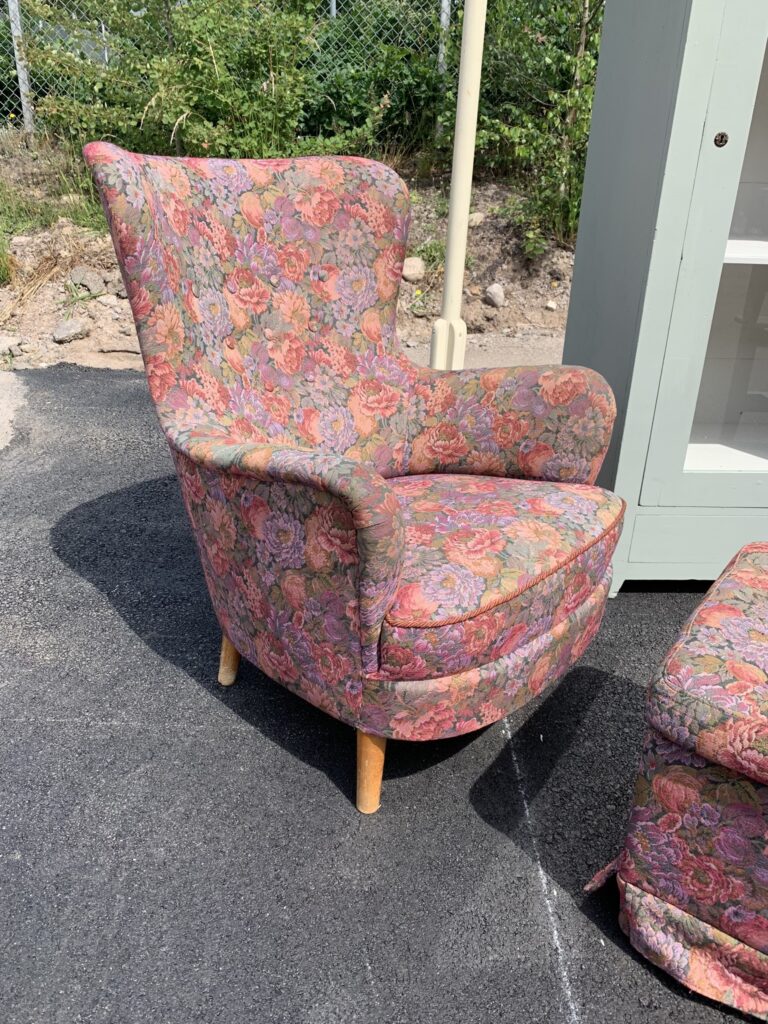 Öronlappsfåtölj från 1900-talets mitt