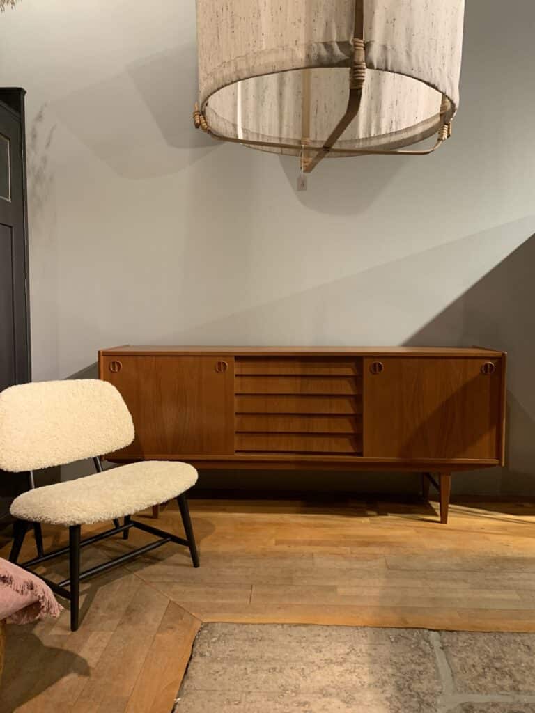 Sideboard i teak med skjutluckor, 1950-tal