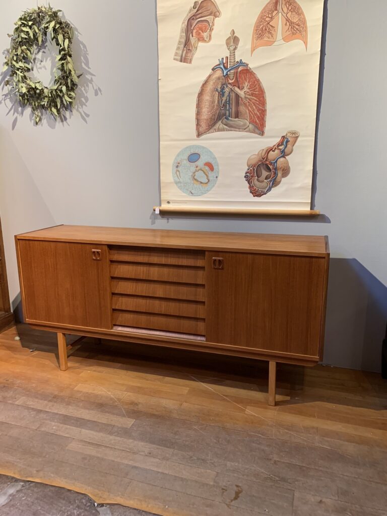 Sideboard i teak med skjutluckor, 1960-tal
