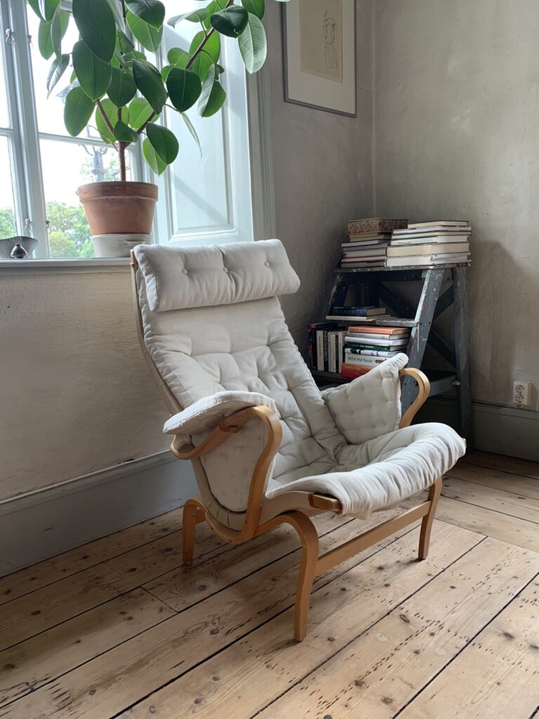 Bruno Mathsson, "Pernilla"