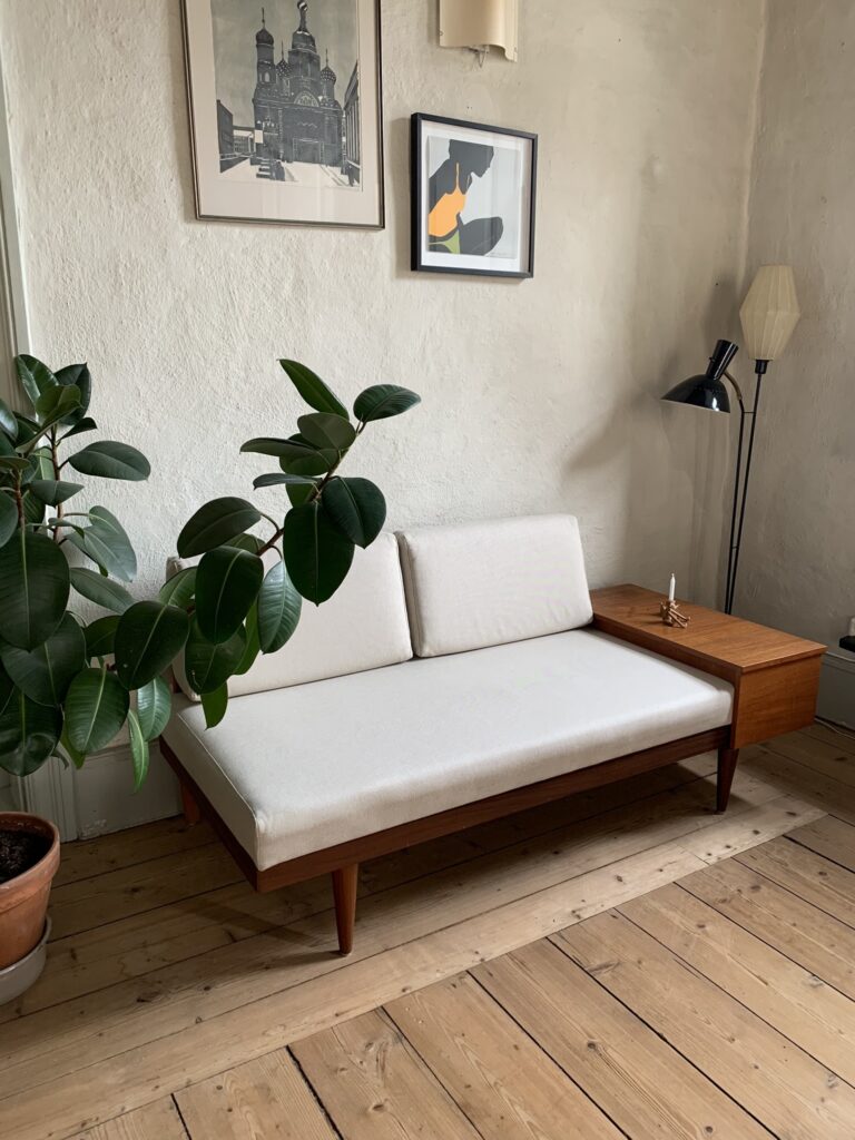 Dagbädd formgiven av Ingmar Relling & Haldor Vik