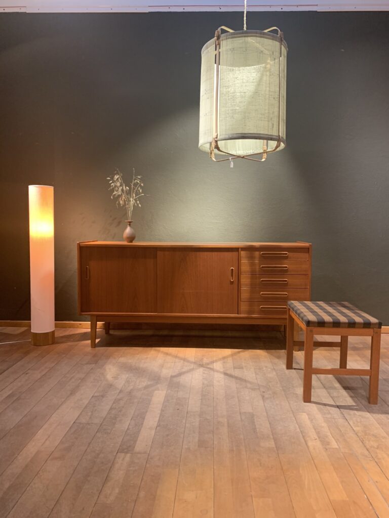 Sideboard i teak med skjutluckor, 1960-tal
