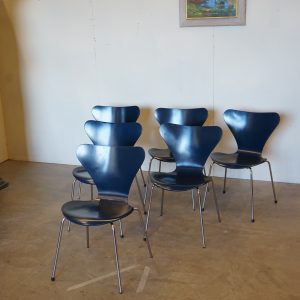 Arne Jacobsen, 6 stolar, ”Sjuan” från Fritz Hansen, 1960- & 70-tal