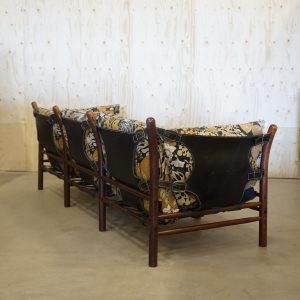 Tresitsig soffa, modell "Ilona", formgiven av Arne Norell 1971