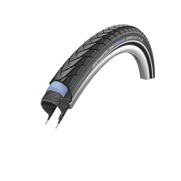 Schwalbe Marathon Plus giver maximal beskyttelse mod punkteringer. SmartGuard er et 5mm tykt bælte af en speciel super elastisk gummi som ligger under slidlaget. Schwalbe Marathon Plus er et super dæk med masser af kilometer i. Dækmønstret med det glatte midterstykke og skuldrene med micro pyramidemønster giver god kontakt til underlaget uanset om det er tørt eller vådt. Velegnet til touring, trekking og den daglige tur til arbejde, skole o. lign. Marathon Plus har reflexstriber på siderne som ekstra sikkerhed.