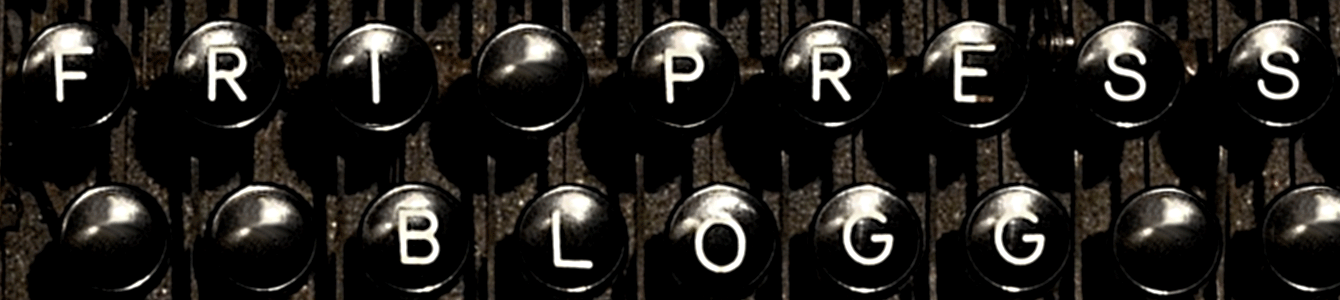 Tangeterna till en gammal skrivmaskin där det står 'Fri Press blogg