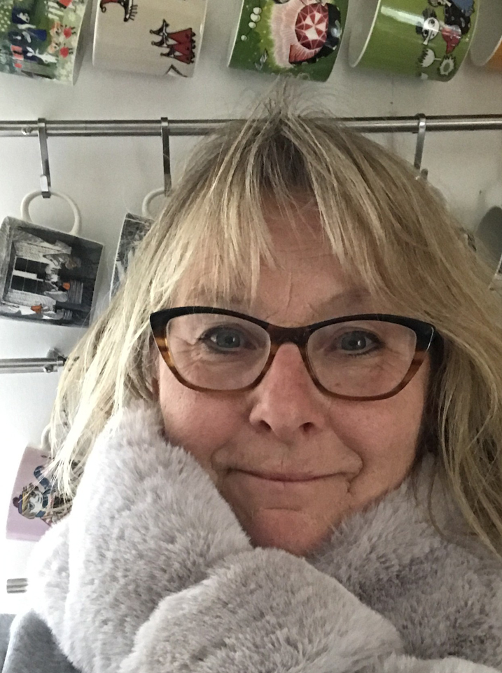BILD: porträtt av Susanne Andréasson Nilsson i köksmiljö