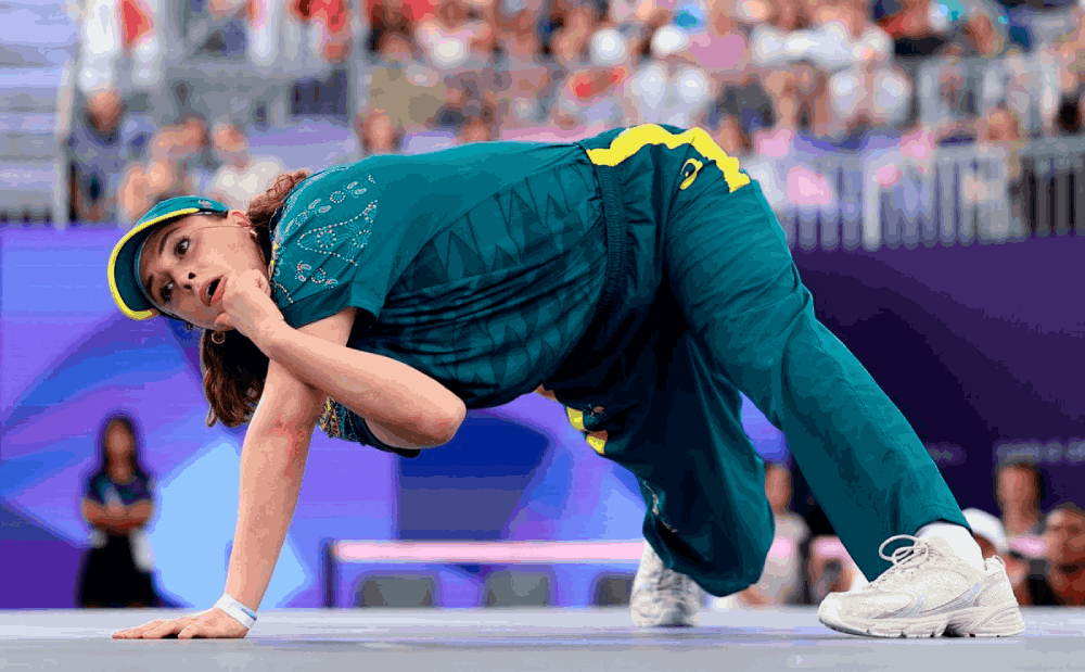 Rachael_Gunn_JO_Paris_2024 B-girl Raygun tire sa révérence Moquée pour sa prestation lors des derniers JO, la Breakeuse australienne de 37 ans a choisi de ne plus compétir ! Les railleries des internautes ont finalement eu raison de son assurance…