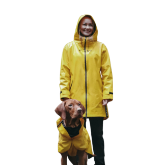 regenjas paikka geel mens en hond