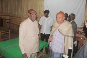 Musharax Cabdiraxmaan Ciro Oo Qado Sharaf Ku Maamuusey Madaxweyne Ku Xigeenkii Hore Ee Maamulka Puntland Gen Cabdisamad Cali Shire + [Sawiro]