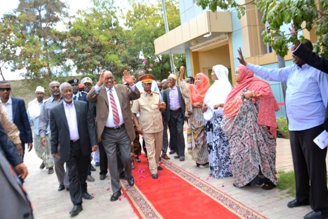 Daawo:Madaxweyne Siilaanyo Oo Caasimada Hargeysa Ku Soo Laabtay Iyo Sidii Bulshadu u Soo Dhawaysay