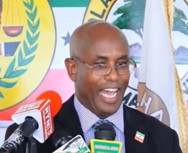 Daawo-Xildhibaan Naasir Cali Shire Oo Si Faahfaahsan Uga Hadlay Kooxo Loo Adeegsanayo Kala Qaybinta Bulshada Qaranka Somaliland