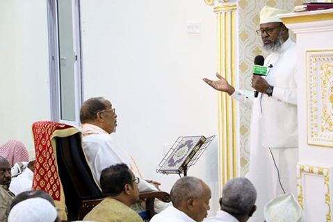 Masjidka Madaxtooyada Somaliland Oo Dib u dhis iyo balaadhin casri ah lagu sameeyey iyo Madaxweynaha oo Caawa kula tukaday masuuliyiintii iyo shacbigii ku tukanayey salaadii Taraawiixda.