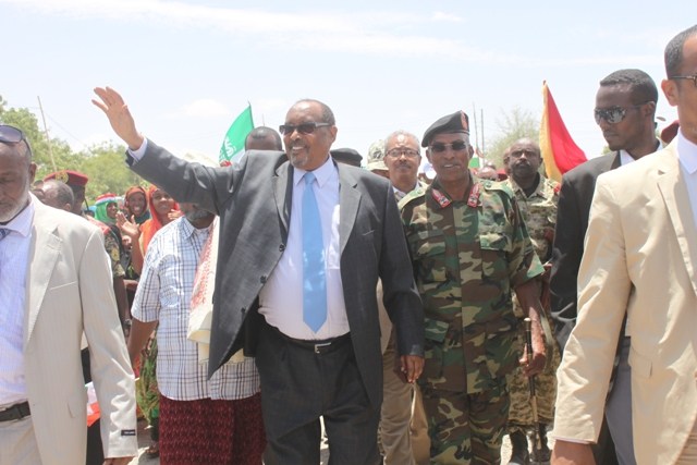 Deg-deg-Daawo Madaxweynaha Somaliland oo Horkacaya Koox Wasiiro Oo Galabta Safar Shaqo Ku Tagay Magaalada Berbera.