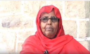 Daawo-Cabashada Qoyskii Alle Ha U Naxariistee Gudoomiyihii Hore Baanka Somaliland Oo Sheegay In Gurigoodii Ay Deganaayeen La Amray In Laga Saaro.