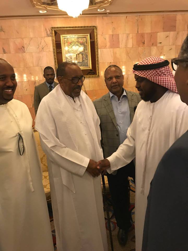 Daawo Sawirada Madaxweynaha JSL Oo Saladii Ciida Ku Tukaday Magaaalada Abu-Dubai Kulanna La Qaatay Jaaliyadda Reer Somaliland Ee Ku Nool Imaaraadka.