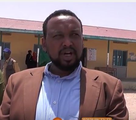 Daawo-Maayirka Caasimada Hargeisa Oo Digniin Adag u Diray Cid kasta Oo Isku Dayda Inay iibiso Kaadhka Cod Bixinta.