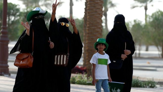 Saudi women to be allowed driving licences