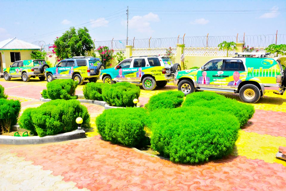 Halkan ka Daawo-Wasiirka Wasaarada Qorshaynta Qaranka Somaliland Oo Baabuur Loogu Talo Galay Ololaha Xisbiga Kulmiye Ku Wareejiyey 4 Degmo Oo Ka Tirsan Gobolka Hawd.