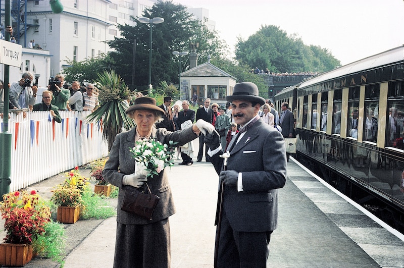 miss-marple-and-hercule-poirot-at-torquay-station