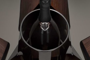 Bollinger bond champagne auktion