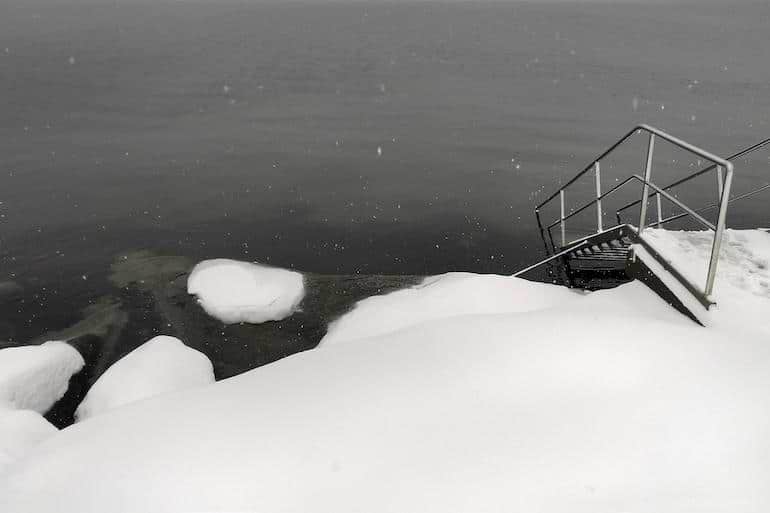 platser för vinterbad i sverige