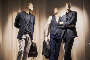 försäljning kläder och skor sverige april 2022