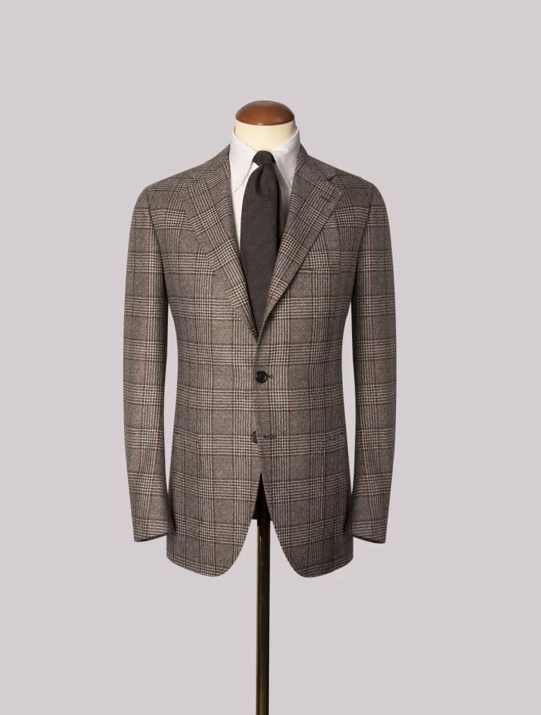 Rullande slag "3-roll-2" på kostym i napolitansk stil