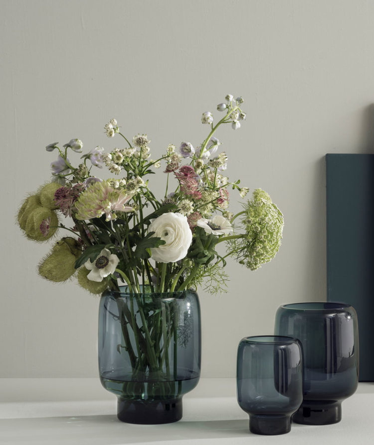 Hoop vases - By Stelton