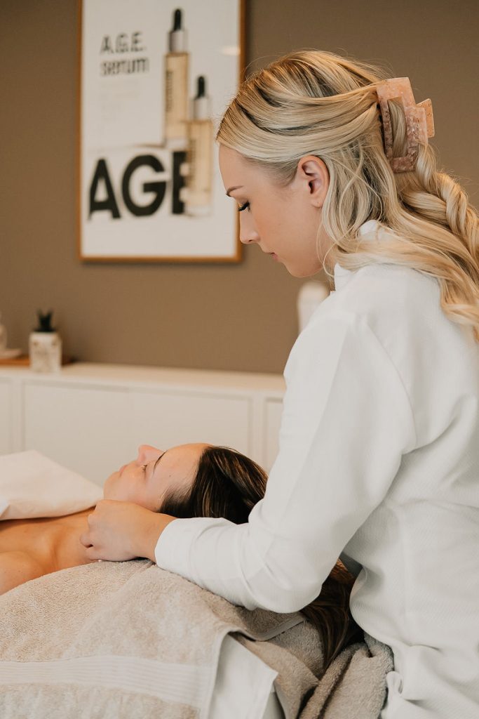GLØD Hudplejeklinik Ansigtsbehandling hos GLØD Hudplejeklinik i Slagelse
