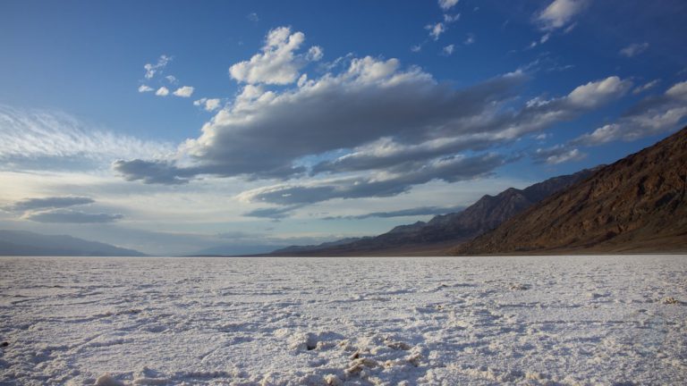 Woorden van geluk. Zoutvlakte in Death Valley.