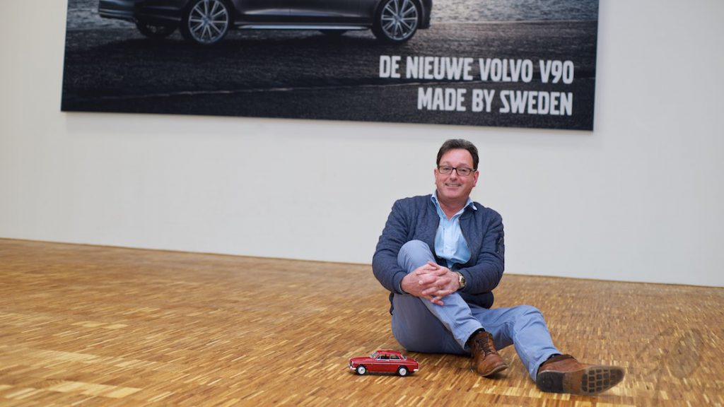 De revival van de babbels - Foto bij Volvodealer in Waalwijk