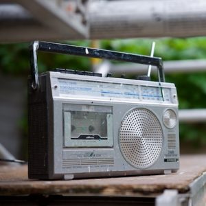 Blog: Podcast can kill the radio uitgelichte afbeelding van transistorradio