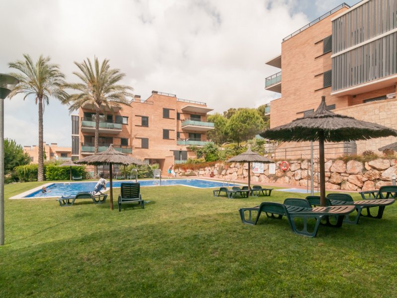 Longsta Salou med pool