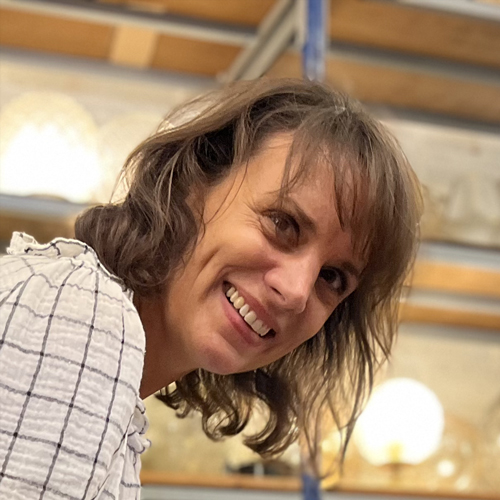 Création de luminaires vintage, portrait